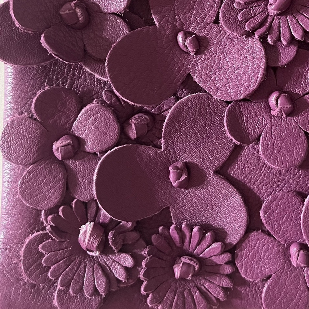 Purple Punto Fibbia Leather Clutch Made in Italy Purple Flowers - Picture 2 of 7
